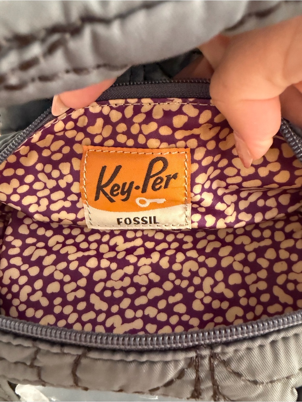 Vintage Y2K Fossil Key-Per Gray Quilted Folding Toiletry & Makeup Bag - Picture 4 of 10